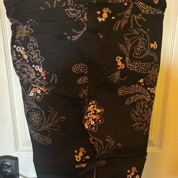 Love & Legend Pants - Picture 2 of 2